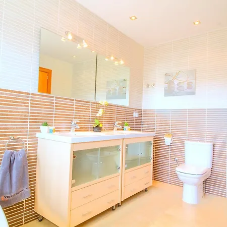 Holiday home Leon Inmo Luxusvilla Esmeralda - 10029